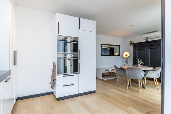 Foto - Te koop: Dr. Calsstraat 48 Landgraaf Instapklare uitstekend onderhouden geschakelde 2 kap woning in Schaesberg